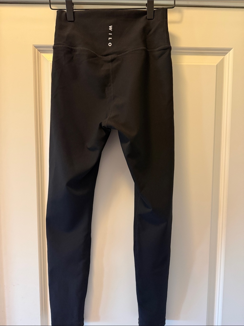 NWOT WILO THE LABEL Black ribbed High-Waist Leggings size medium